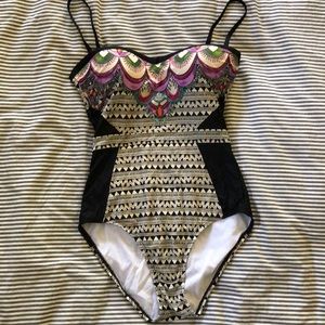 One piece swimsuit by Laundry by Shelli Segal